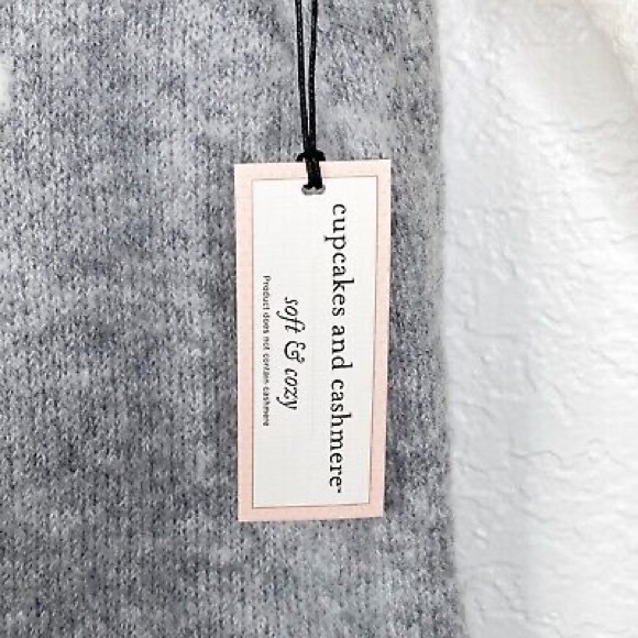 Snowflake Sweater - Picture 6 of 9